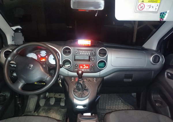 Peugeot Partner cena 39999 przebieg: 208000, rok produkcji 2016 z Proszowice małe 529